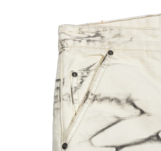 WAVY WASHES DOUBLE KNEES BAGGY SHORTS IN WHITE