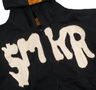 SMKR ZIP HOODIE IN BLACK