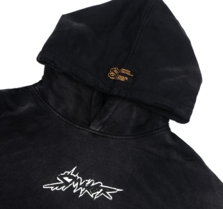 LOGO STRIPES WASHED HOODIE IN BLACK
