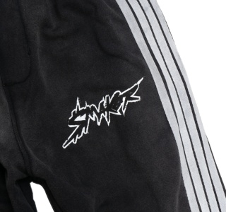 LOGO STRIPES WASHED SWEAT PANTS IN BLACK