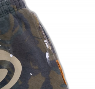 BIG LOGO SWEAT SHORTS IN CAMO