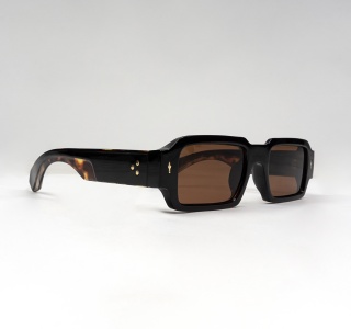 RECTANGULAR SUNGLASSES IN DARK BROWN