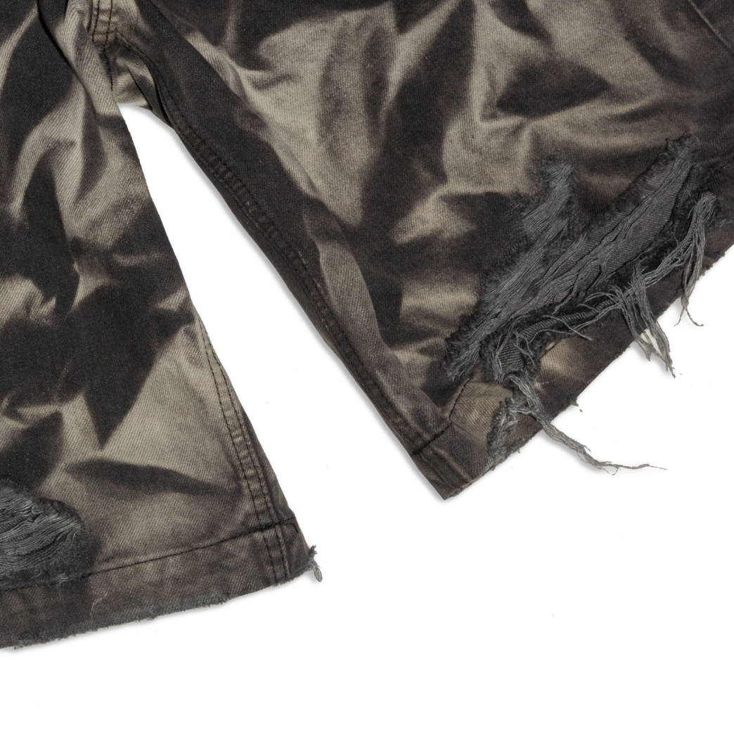 WRINKLE WASHED BAGGY SHORT JEANS IN GREY