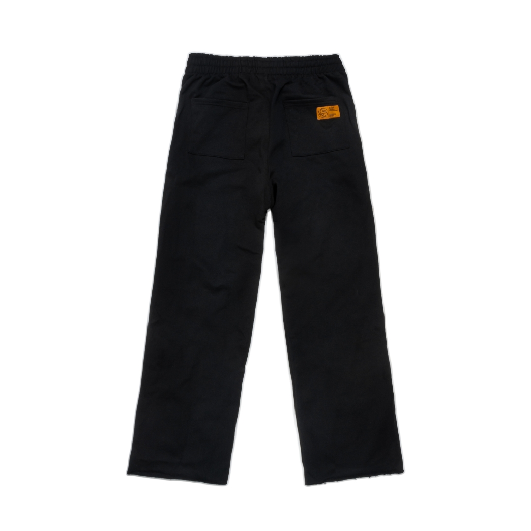 SMKR SWEAT PANTS IN BLACK