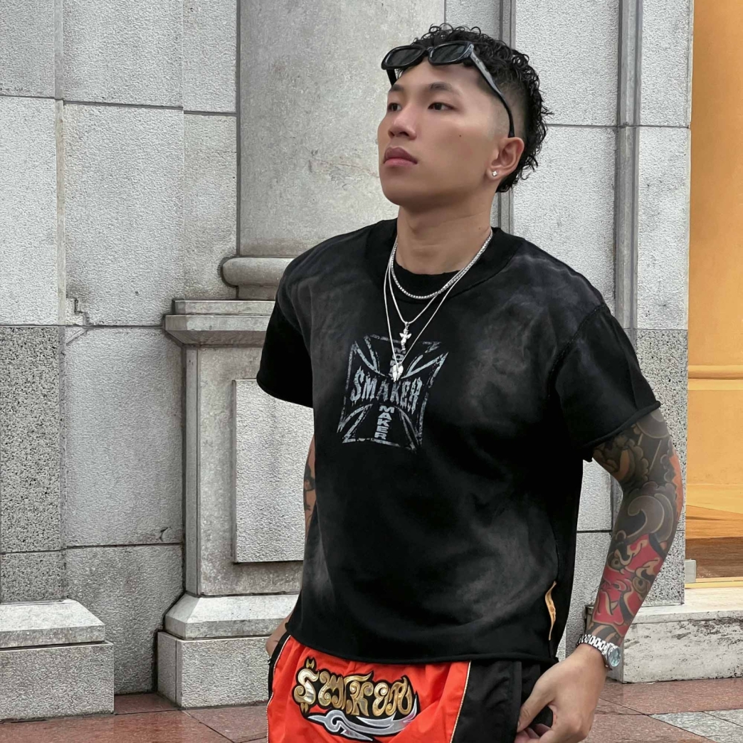 $MAKER EVERYWHERE CROSS WASHED TEE IN BLACK