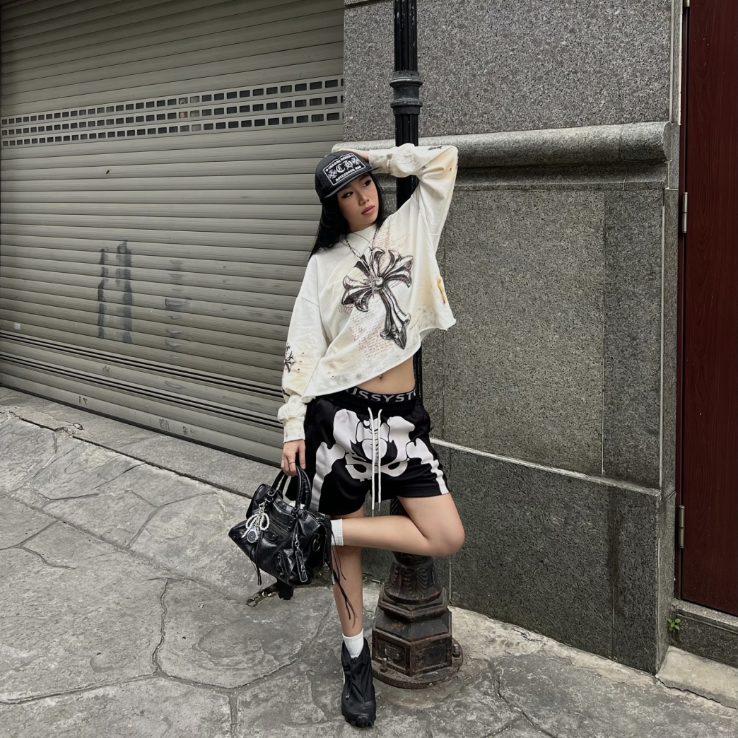 SKELETON MESH SHORTS IN BLACK