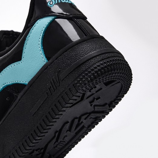 $MIV FLEXING STAR SNEAKERS