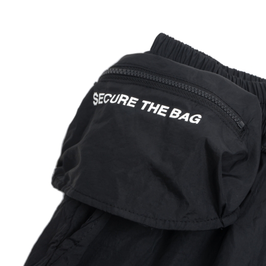 SHORT NYLON EXTRA POCKET IN BLACK 