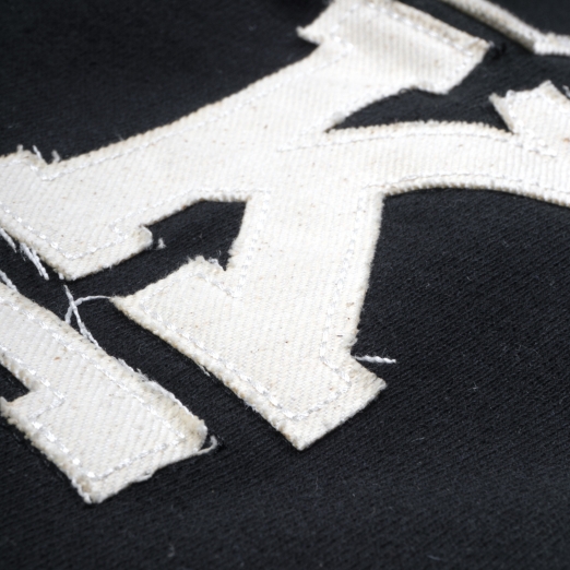 PATCH LOGO SWEAT PANTS IN BLACK