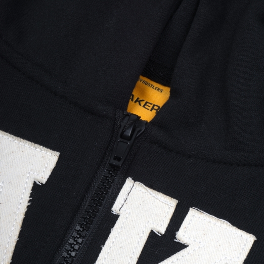 PATCH LOGO ZIP HOODIE IN BLACK