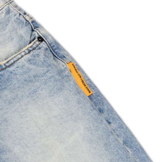 FLARE JEANS IN LIGHT BLUE