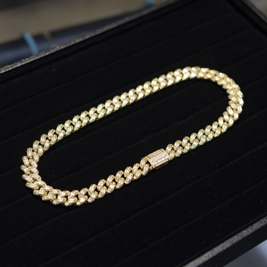 BAGUETTE CUBAN LINK NECKLACE IN GOLD