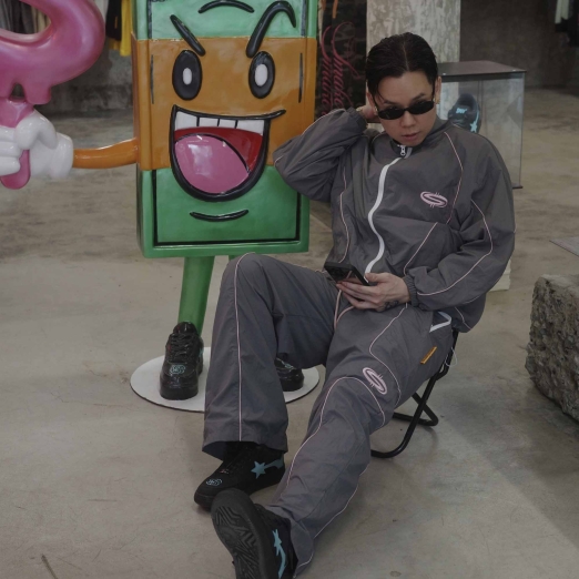 $MAKER NYLON TRACKSUIT JACKET IN GREY